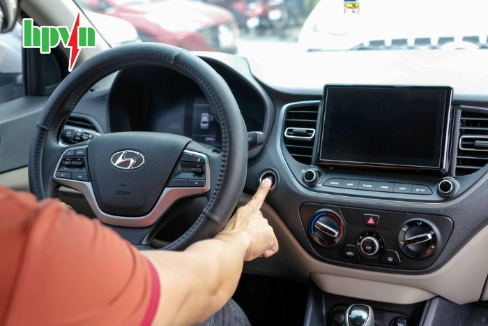 Tắt toàn bộ thiết bị điện khi rời xe giúp ắc quy bền hơn 