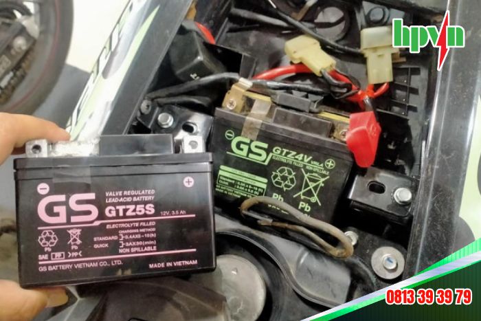 Thay ắc quy xe máy tận nơi tại HPVN GROUP